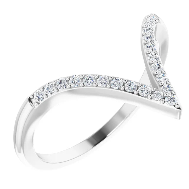 14K 1/6 CTW Natural Diamond V Ring